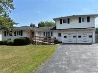 Building Photo - 2718 Stenzel Ave
