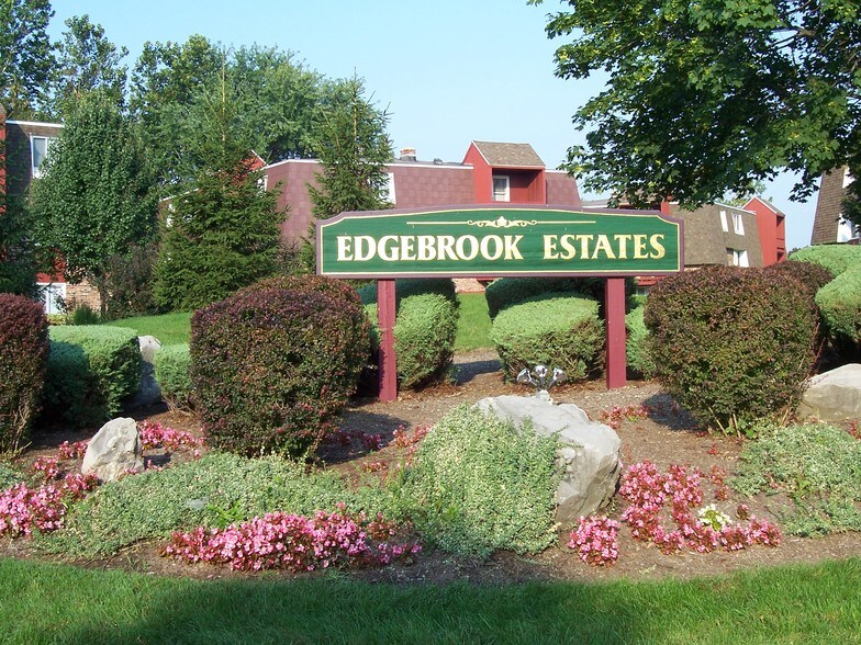 Edgebrook Estates 65 Edgebrook Est Cheektowaga NY 14227 Apartment