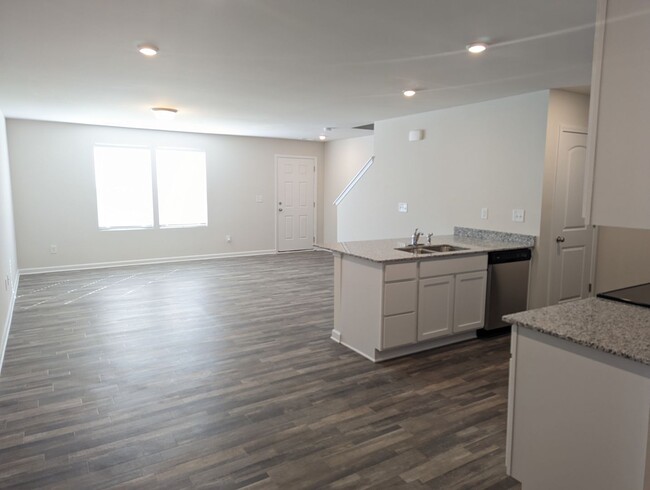 Building Photo - 2-Story Townhome-Salisbury