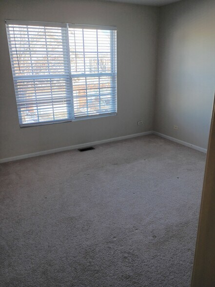 Building Photo - 188 Concord Dr S