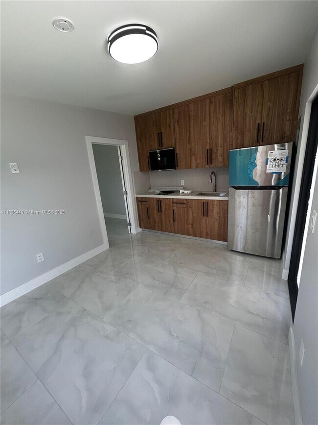 Building Photo - 801 NW 35th Ave