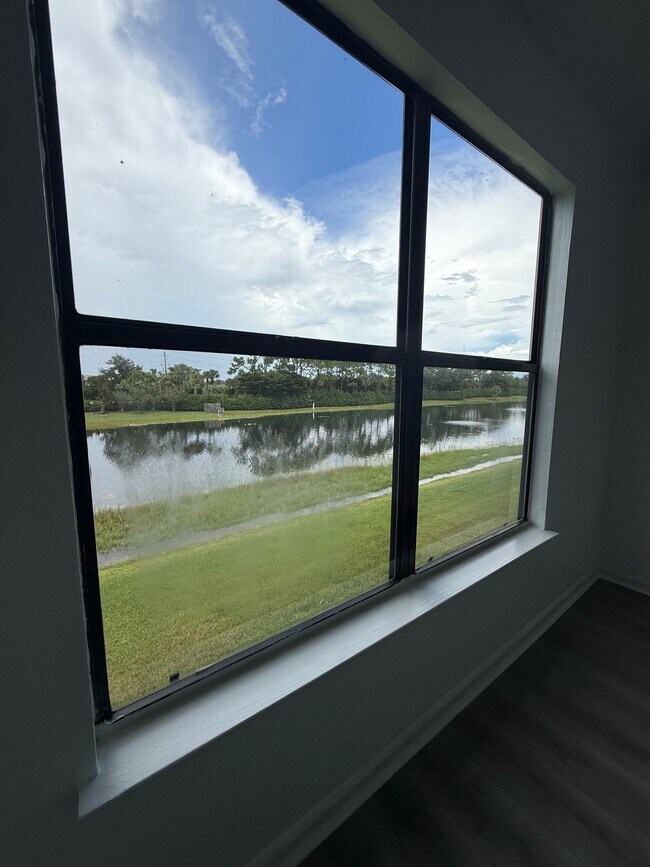 Building Photo - 13565 Eagle Ridge Dr
