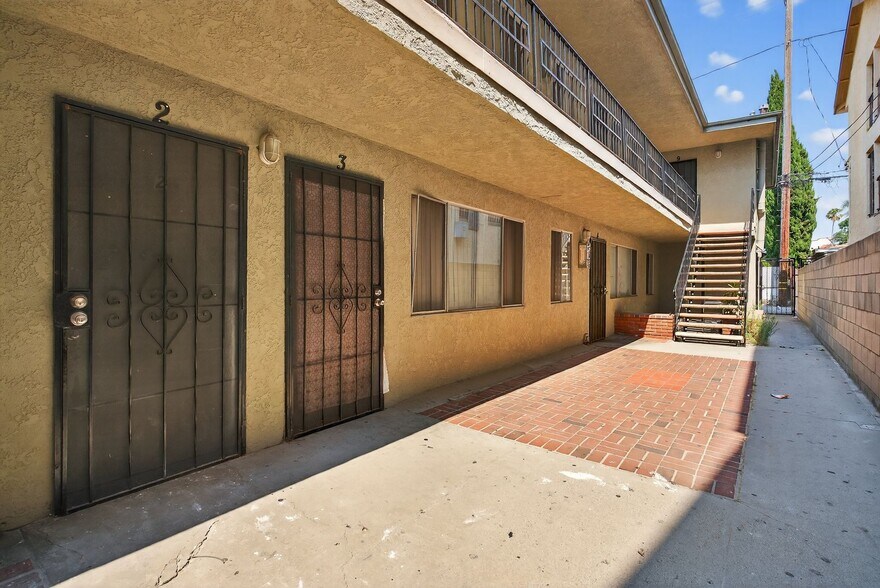Building Photo - 1036 St Louis Ave
