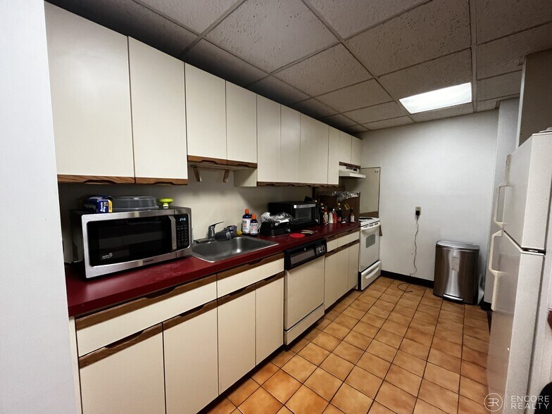 Building Photo - 11 Stearns Rd