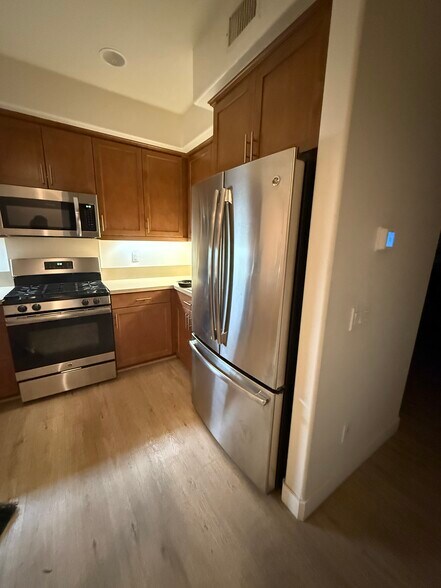 Building Photo - 340 N Fenimore Ave