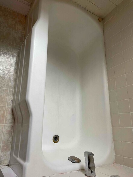 Building Photo - 1205 E 4th St