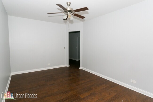 Building Photo - 3635 W Dickens Ave