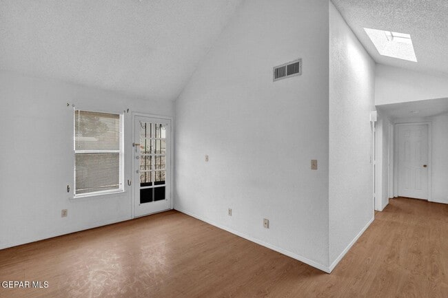 Building Photo - 1439 Jim Larabel Dr