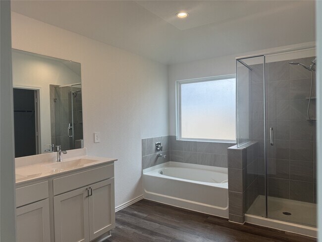 Building Photo - 5005 Almond Ter Dr