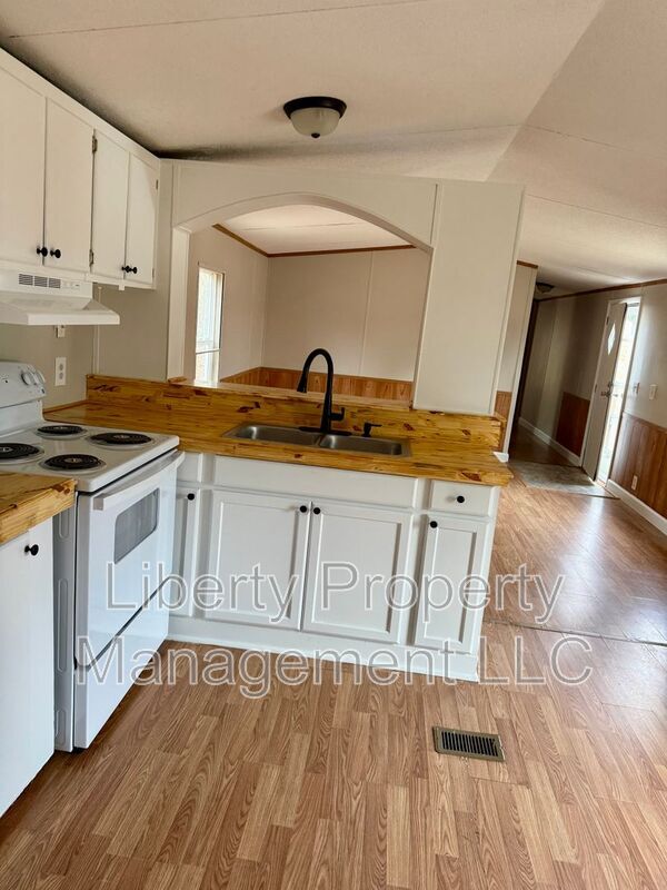 Building Photo - 48 Hillside Ln