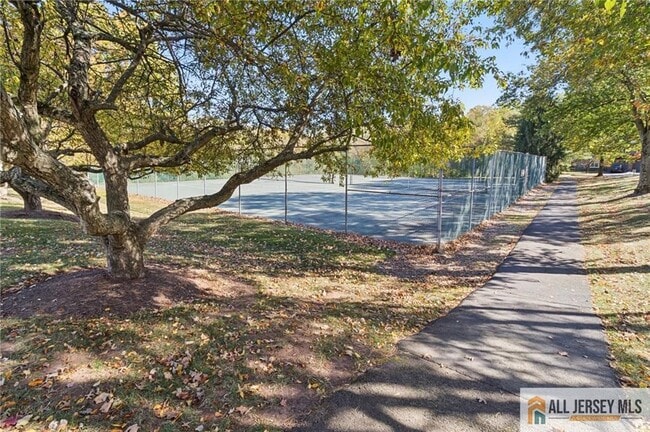 Building Photo - 10 Brookline Ct