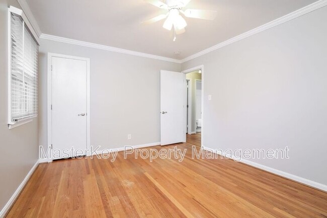 Building Photo - 916 Tanglewood Dr