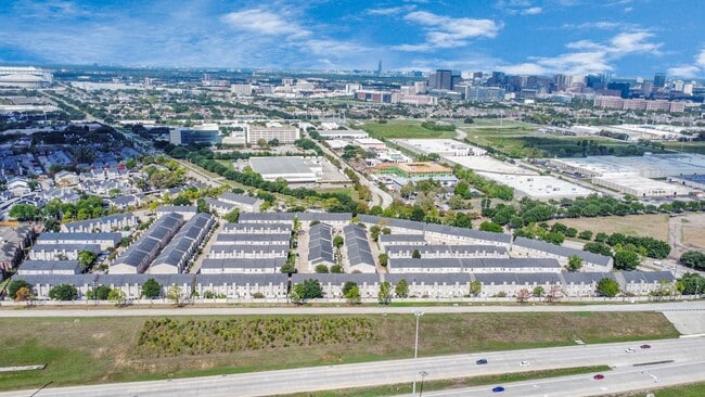 Building Photo - 3292 Holly Hall St