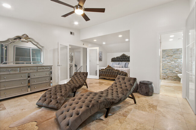 Primary Bedroom Sitting Area - 1107 Woodbury Dr