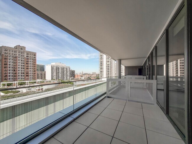 Building Photo - 1190 N Clark St