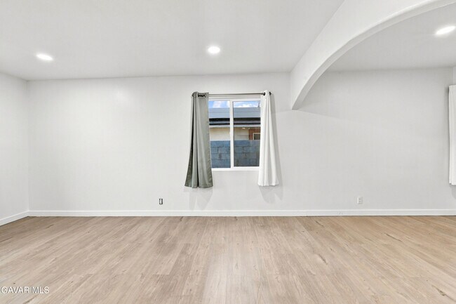 Building Photo - 38466 Sumac Ave