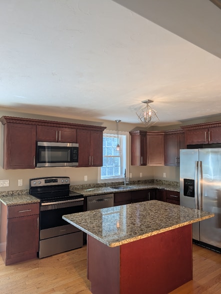 Building Photo - 55 Wenham Rd