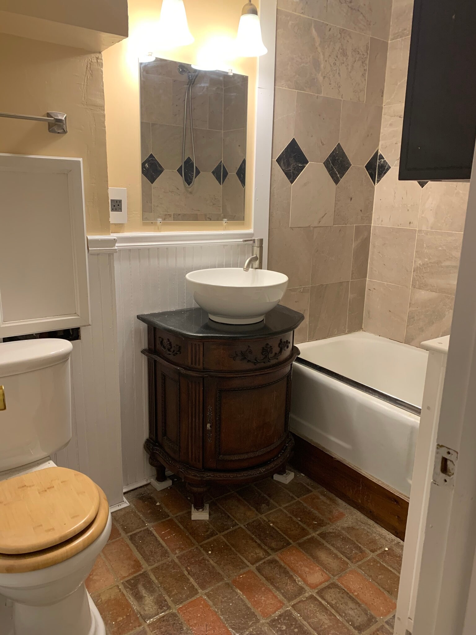 Building Photo - 655 Kilmer St