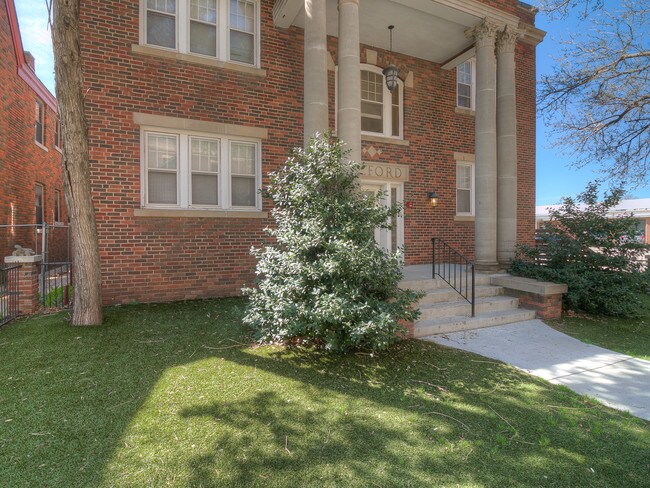 Building Photo - 518 NW 12th St