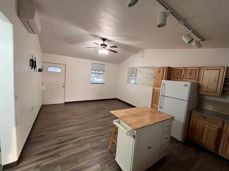 Building Photo - 6980 CA-16