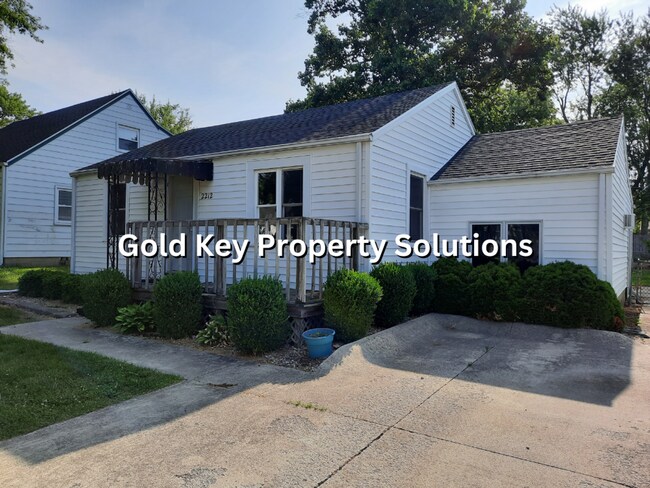 Building Photo - 4 BR 1 BA House Near Ball State with Washe...