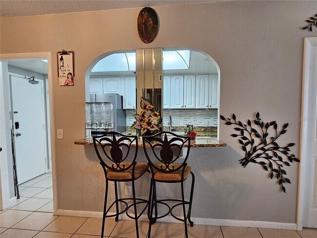 Building Photo - 7100 Sunshine Skyway Ln S