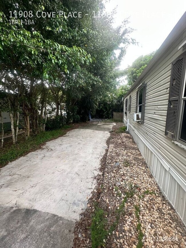 Building Photo - 11908 Cove Pl