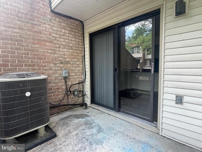 Building Photo - 18604 Pier Point Pl