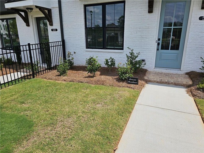 Building Photo - 502 Healy Dr
