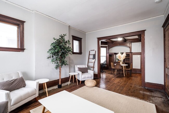 Building Photo - 2943 N Maryland Ave