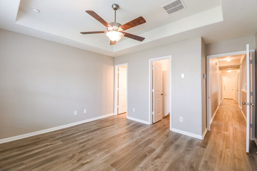 Building Photo - 10339 Spruce Villa Trce