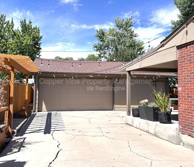 Building Photo - 7871 Yates St