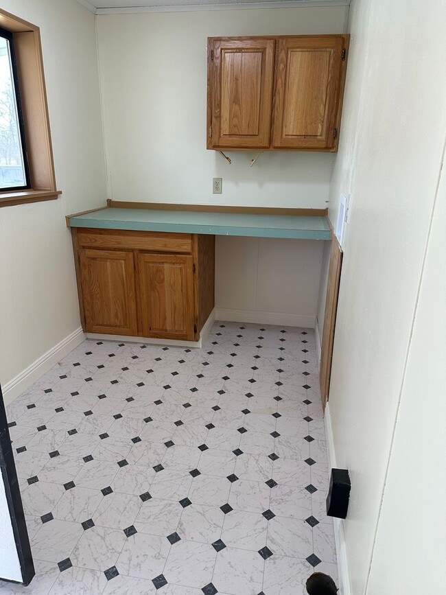 Building Photo - Peaceful Country Living on 2 Fenced Acres