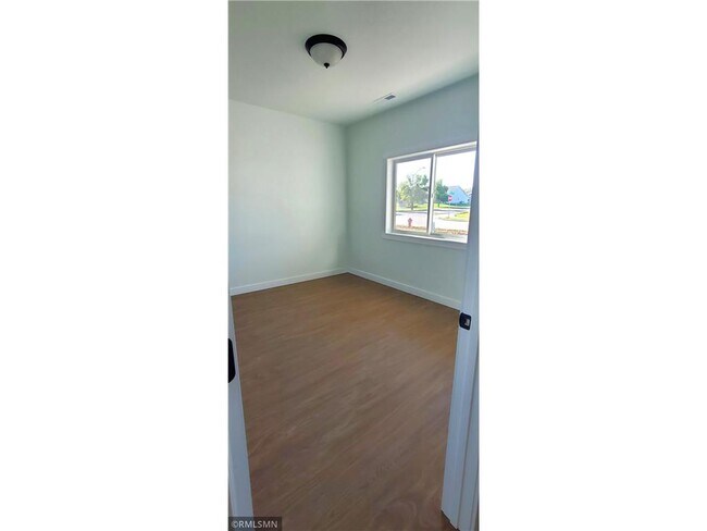 Building Photo - 1229-1231 Wisteria Ln