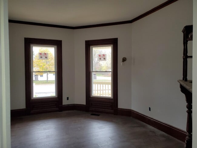 Building Photo - 17 Canaan St