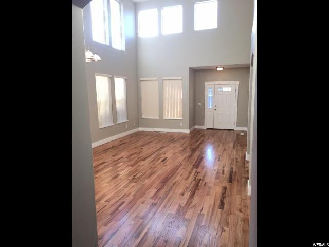 Building Photo - Beautiful 4 Bd 2.5 Bath Home in Sandy