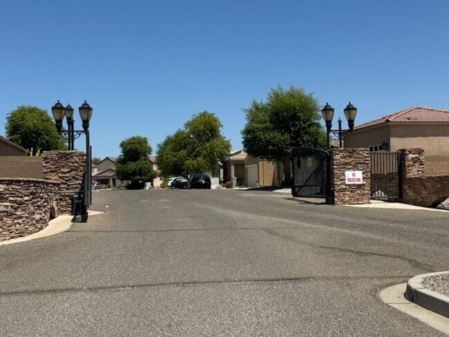 Primary Photo - 1 Yr New 3 BR 2BA in Chaparral Terrace w/ ...