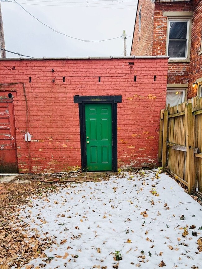 Building Photo - Charming & Spacious Historic 5-Bedroom Home for Rent in Carlisle, PA