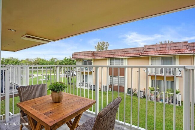 Building Photo - 5325 SW 77th Ct