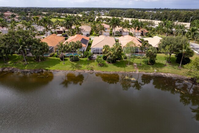 Building Photo - ** REFLECTION LAKES ** 4 BED / 2 BATH - PO...