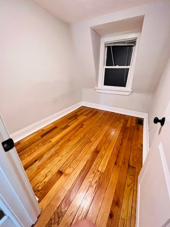 Building Photo - 3 Saint James Pl