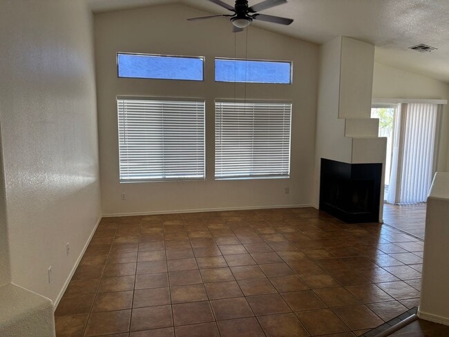 Building Photo - 7078 W Hunnington Dr