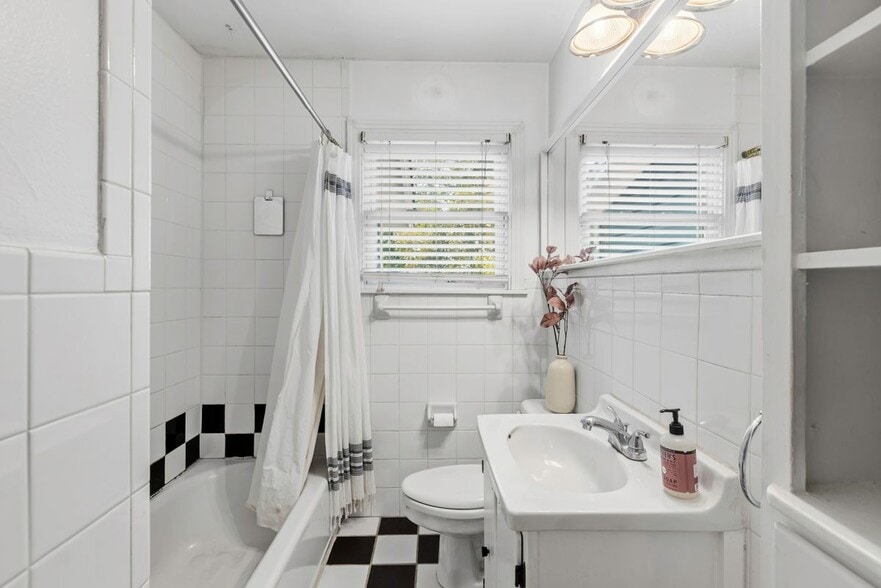 Building Photo - 1311 Madison Ave