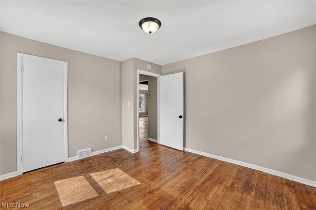 Building Photo - 1851 Beverly Hills Dr