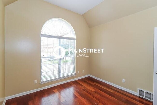 Building Photo - 3 Bedroom Pet-Friendly Home in Cordova, TN with Main Street Renewal