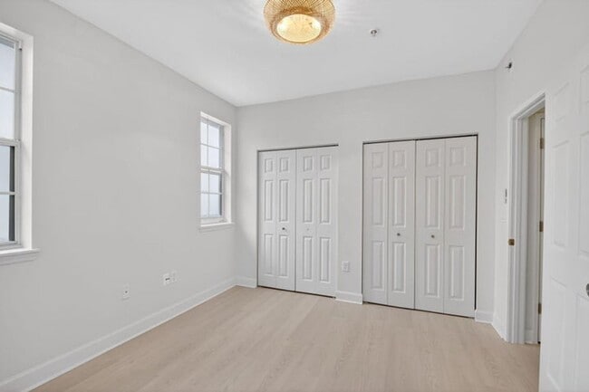 Building Photo - 695 Hibiscus St