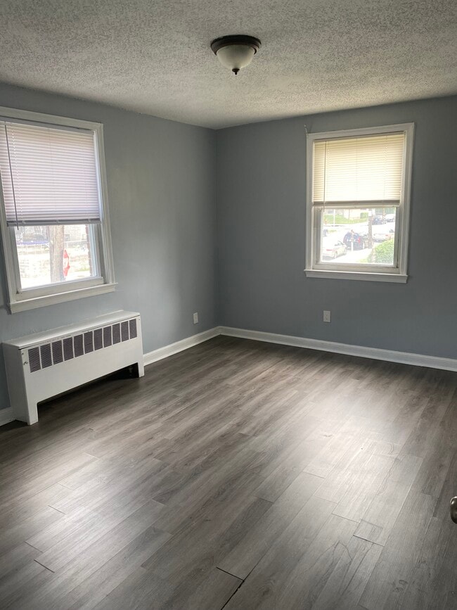 Building Photo - 6254 Everett Ave