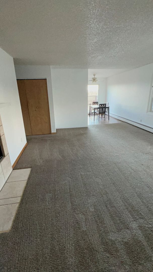 Building Photo - 3 Bedroom Apartment in Jewel Lake w/ Garage!