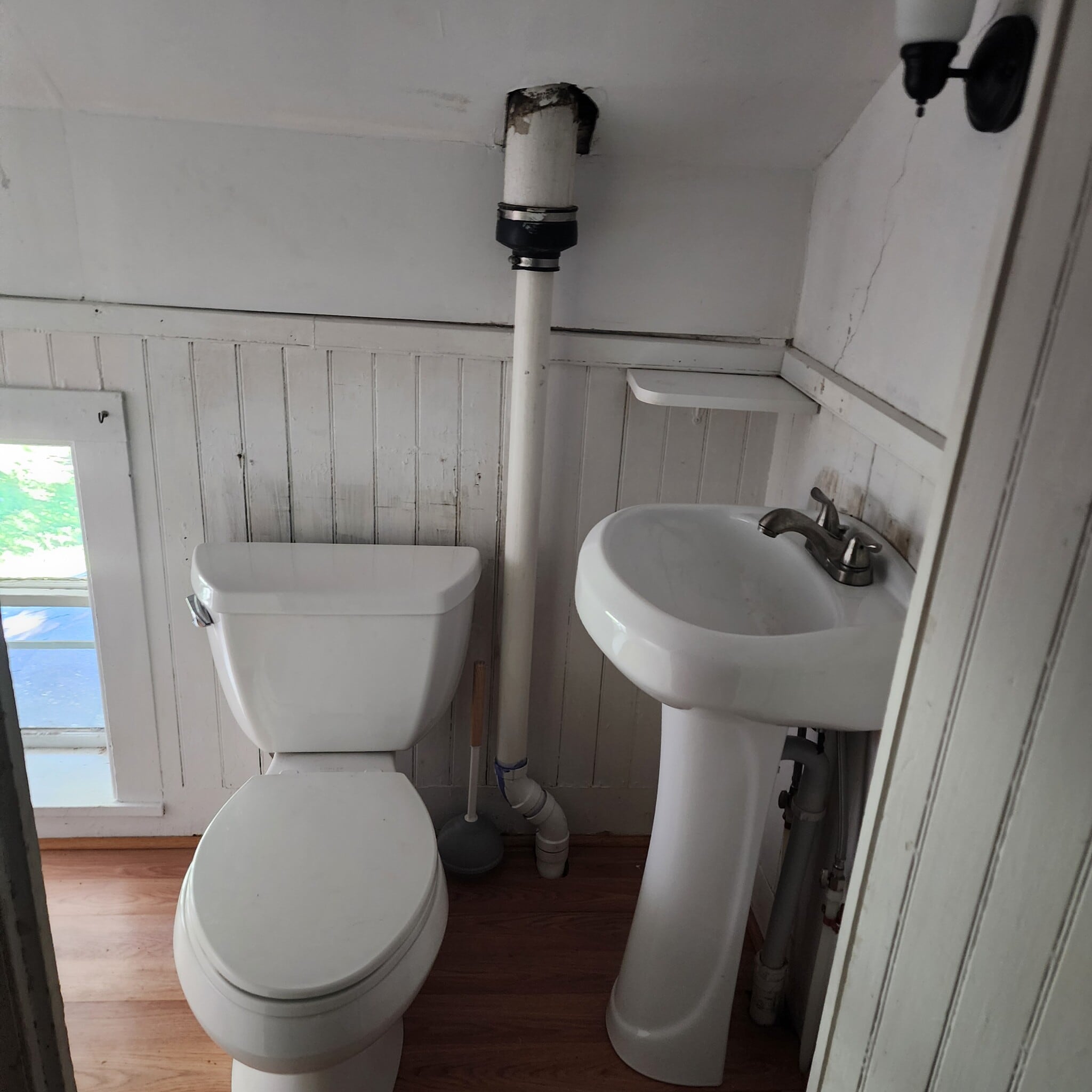 Half bath - 34 N B St