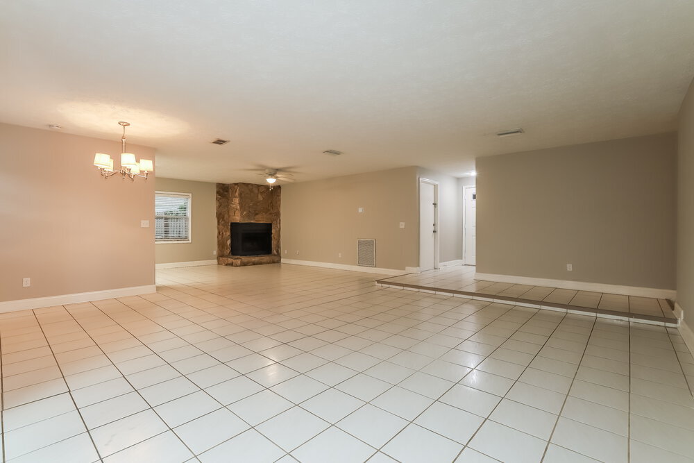 Building Photo - 3215 Las Brisas Dr